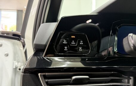 Volkswagen Golf VIII, 2021 год, 2 660 000 рублей, 15 фотография