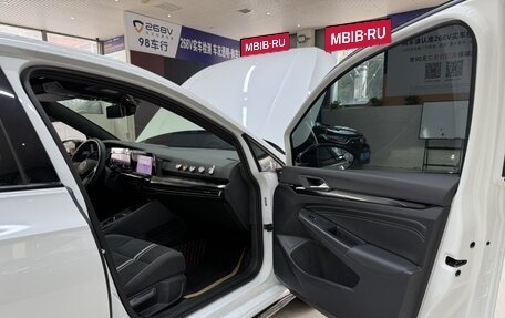 Volkswagen Golf VIII, 2021 год, 2 660 000 рублей, 16 фотография