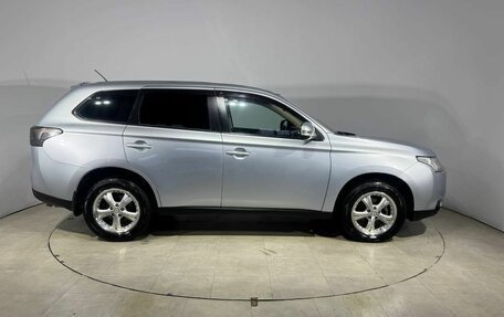 Mitsubishi Outlander III рестайлинг 3, 2013 год, 1 299 000 рублей, 5 фотография