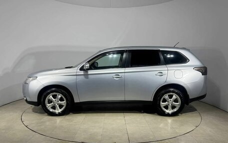 Mitsubishi Outlander III рестайлинг 3, 2013 год, 1 299 000 рублей, 10 фотография