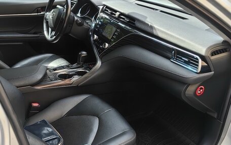 Toyota Camry, 2019 год, 2 800 000 рублей, 13 фотография