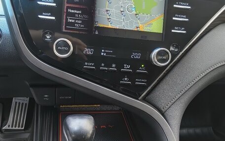 Toyota Camry, 2019 год, 2 800 000 рублей, 15 фотография
