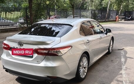 Toyota Camry, 2019 год, 2 800 000 рублей, 4 фотография