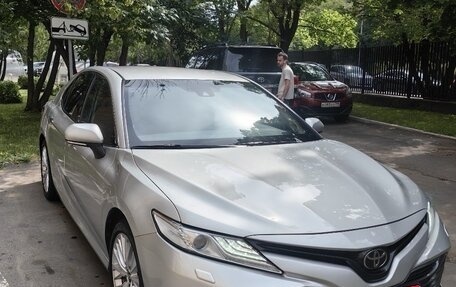 Toyota Camry, 2019 год, 2 800 000 рублей, 2 фотография