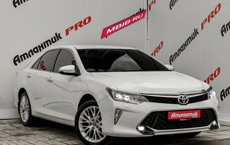 Toyota Camry, 2017 год, 2 290 000 рублей, 3 фотография