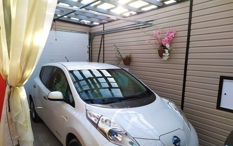 Nissan Leaf I, 2013 год, 590 000 рублей, 1 фотография