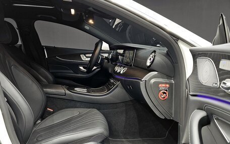 Mercedes-Benz CLS, 2022 год, 4 829 805 рублей, 8 фотография