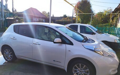 Nissan Leaf I, 2013 год, 590 000 рублей, 2 фотография