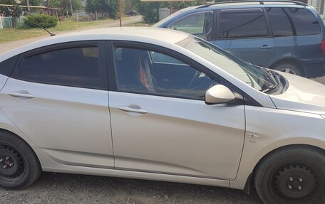 Hyundai Solaris II рестайлинг, 2015 год, 1 250 000 рублей, 1 фотография