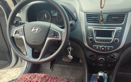 Hyundai Solaris II рестайлинг, 2015 год, 1 250 000 рублей, 5 фотография