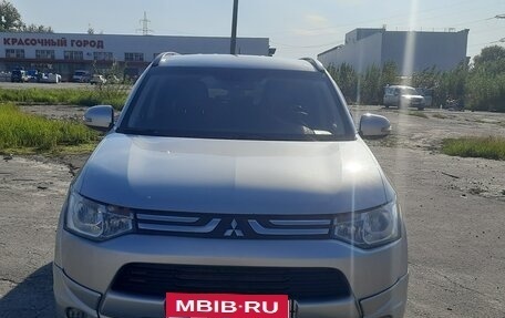 Mitsubishi Outlander III рестайлинг 3, 2013 год, 1 200 000 рублей, 1 фотография