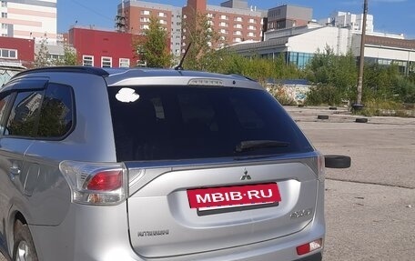 Mitsubishi Outlander III рестайлинг 3, 2013 год, 1 200 000 рублей, 8 фотография