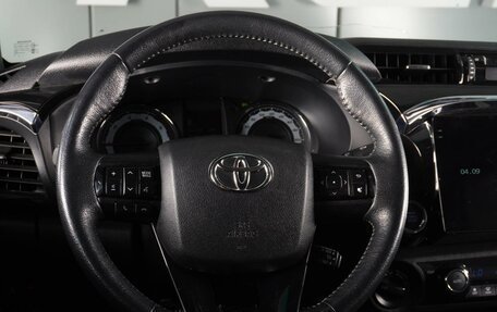 Toyota Hilux VIII, 2019 год, 4 699 000 рублей, 12 фотография