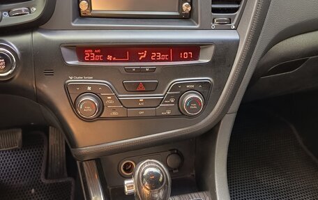 KIA K5 I рестайлинг, 2011 год, 980 000 рублей, 2 фотография