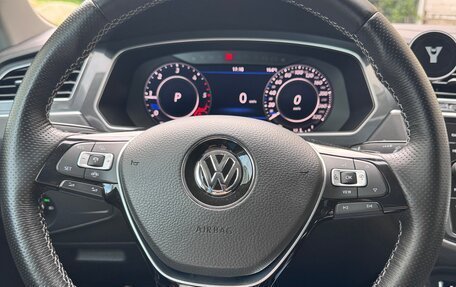 Volkswagen Tiguan II, 2018 год, 2 770 000 рублей, 11 фотография