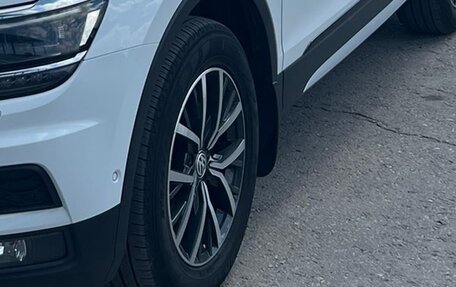 Volkswagen Tiguan II, 2018 год, 2 770 000 рублей, 21 фотография
