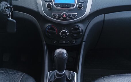 Hyundai Solaris II рестайлинг, 2014 год, 800 000 рублей, 12 фотография