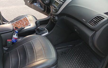 Hyundai Solaris II рестайлинг, 2014 год, 800 000 рублей, 10 фотография