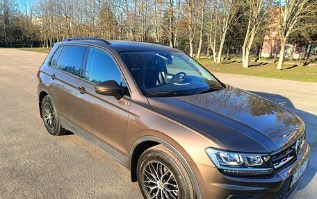 Volkswagen Tiguan II, 2020 год, 2 800 000 рублей, 2 фотография
