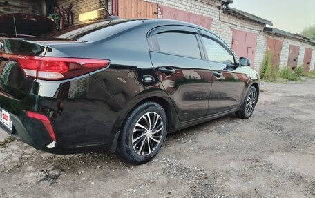 KIA Rio IV, 2018 год, 1 410 000 рублей, 2 фотография