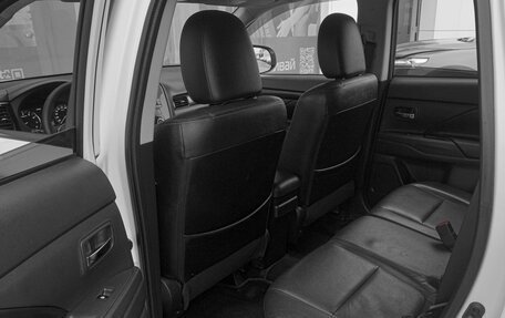 Mitsubishi Outlander III рестайлинг 3, 2015 год, 1 799 000 рублей, 11 фотография