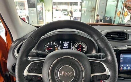 Jeep Renegade I рестайлинг, 2021 год, 1 400 000 рублей, 14 фотография