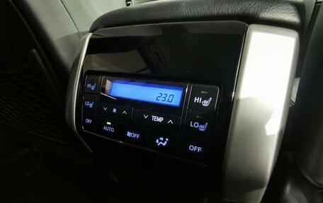 Toyota Land Cruiser Prado 150 рестайлинг 2, 2019 год, 4 795 000 рублей, 22 фотография