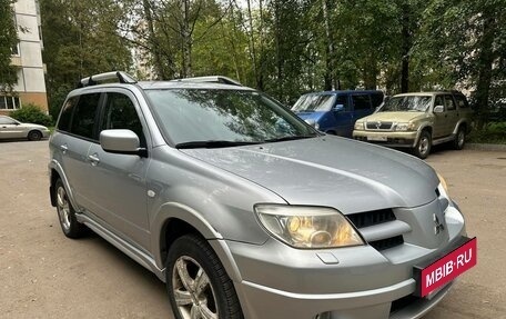 Mitsubishi Outlander III рестайлинг 3, 2007 год, 780 000 рублей, 3 фотография