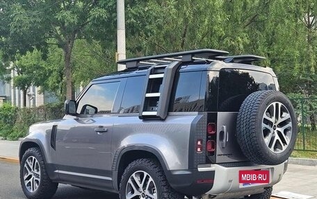 Land Rover Defender II, 2022 год, 7 100 000 рублей, 3 фотография