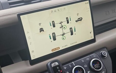 Land Rover Defender II, 2022 год, 7 100 000 рублей, 10 фотография