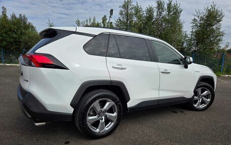 Toyota RAV4, 2020 год, 3 580 000 рублей, 4 фотография