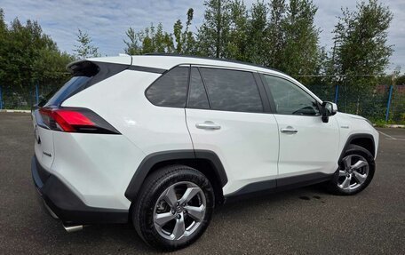 Toyota RAV4, 2020 год, 3 580 000 рублей, 10 фотография