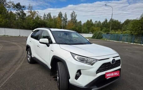 Toyota RAV4, 2020 год, 3 580 000 рублей, 12 фотография