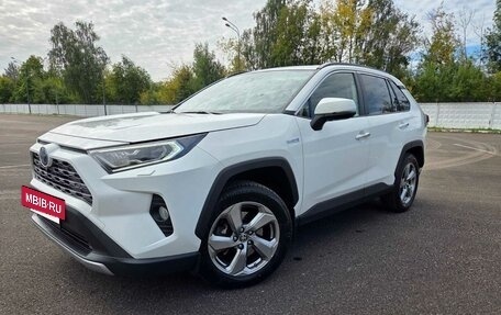 Toyota RAV4, 2020 год, 3 580 000 рублей, 17 фотография