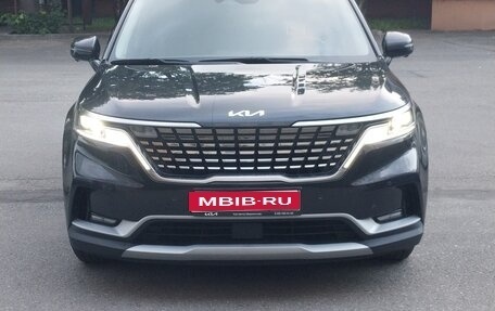 KIA Carnival, 2022 год, 4 700 000 рублей, 1 фотография