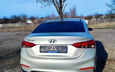 Hyundai Solaris II рестайлинг, 2018 год, 1 400 000 рублей, 3 фотография