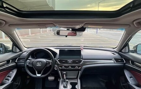 Honda Accord IX рестайлинг, 2022 год, 1 910 000 рублей, 13 фотография