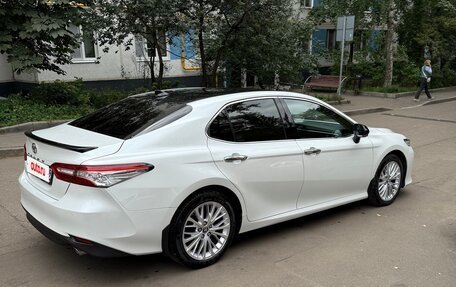 Toyota Camry, 2018 год, 2 820 000 рублей, 6 фотография