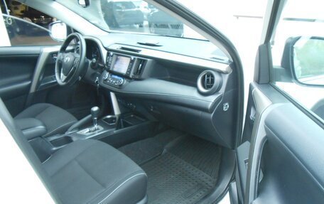 Toyota RAV4, 2017 год, 2 450 000 рублей, 15 фотография