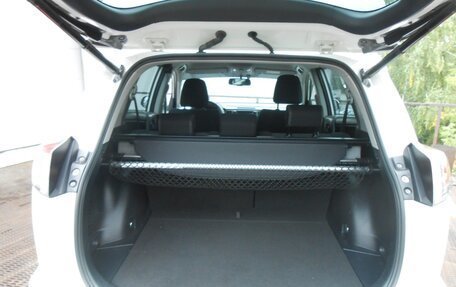 Toyota RAV4, 2017 год, 2 450 000 рублей, 8 фотография