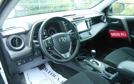 Toyota RAV4, 2017 год, 2 450 000 рублей, 11 фотография