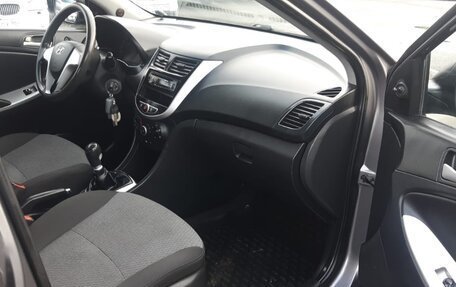 Hyundai Solaris II рестайлинг, 2011 год, 519 000 рублей, 10 фотография