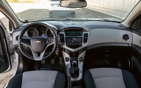 Chevrolet Cruze II, 2011 год, 825 000 рублей, 17 фотография