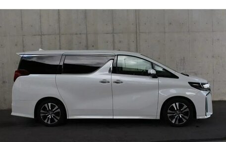 Toyota Alphard III, 2022 год, 3 450 000 рублей, 10 фотография