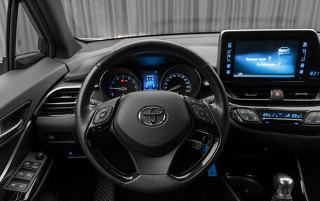Toyota C-HR I рестайлинг, 2019 год, 2 730 000 рублей, 12 фотография