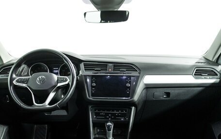 Volkswagen Tiguan II, 2021 год, 2 695 000 рублей, 13 фотография