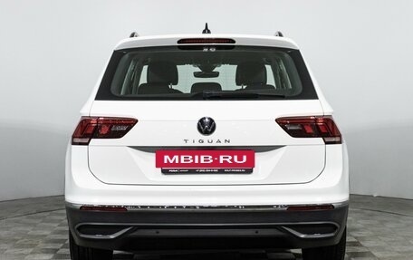 Volkswagen Tiguan II, 2021 год, 2 695 000 рублей, 6 фотография