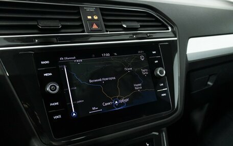 Volkswagen Tiguan II, 2021 год, 2 695 000 рублей, 17 фотография