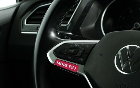 Volkswagen Tiguan II, 2021 год, 2 695 000 рублей, 20 фотография