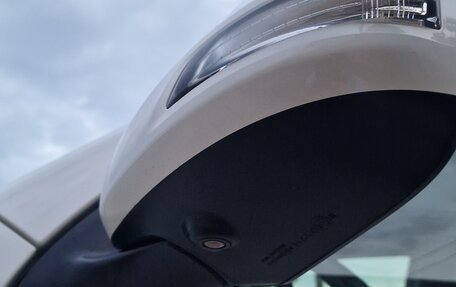 Toyota Land Cruiser Prado 150 рестайлинг 2, 2011 год, 2 930 000 рублей, 11 фотография